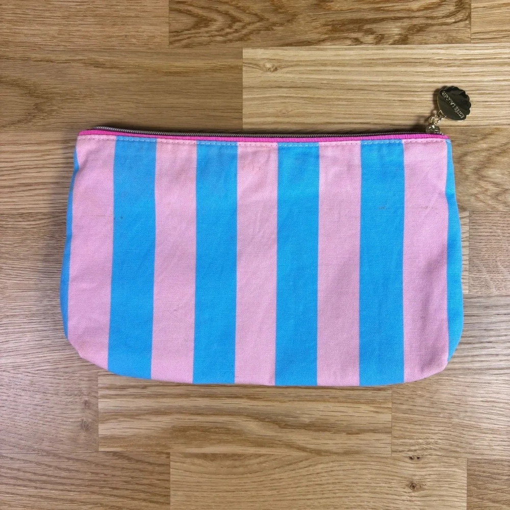 Estée Lauder canvas makeup